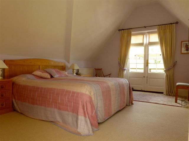  Image of 3 bedroom Apartment for sale in Moor Hill Hawkhurst Cranbrook TN18 at Hawkhurst Kent Hawkhurst, TN18 4QB