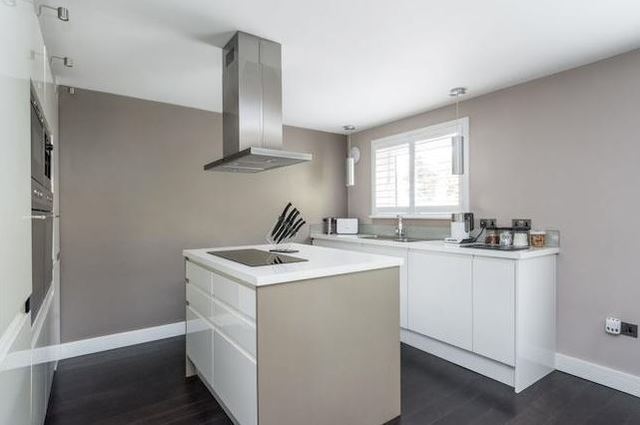  Image of 2 bedroom Flat to rent in Morningside Court Edinburgh EH10 at Morningside Edinburgh Edinburgh, EH10 5NY
