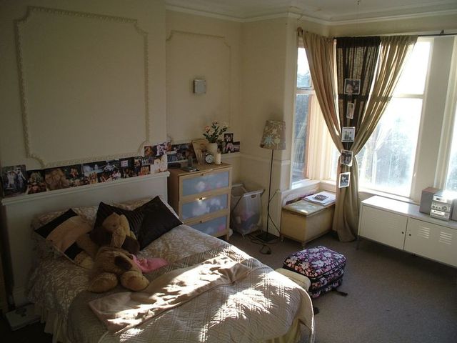  Image of 4 bedroom Detached house to rent in Morris Lane Kirkstall Leeds LS5 at Morris Lane Kirkstall Leeds, LS5 3JD