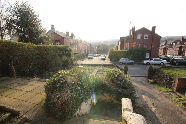  Image of 4 bedroom Detached house to rent in Morris Lane Kirkstall Leeds LS5 at Morris Lane Kirkstall Leeds, LS5 3JD