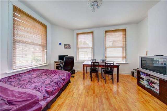  Image of 1 bedroom Flat for sale in Morrish Road London SW2 at Streatham Hill, SW2 4EG