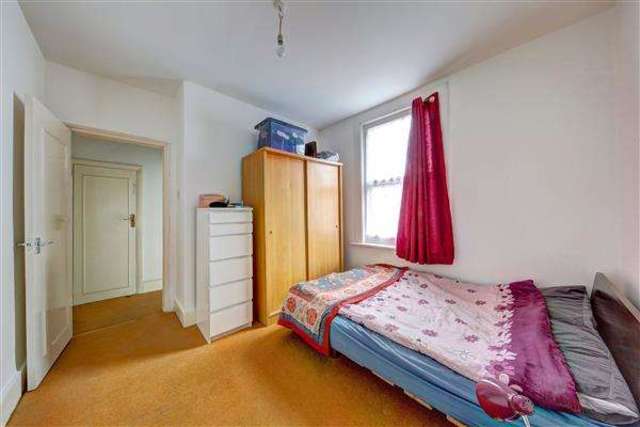  Image of 1 bedroom Flat for sale in Morrish Road London SW2 at Streatham Hill, SW2 4EG