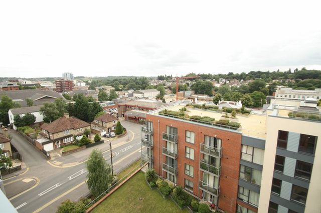  Image of 1 bedroom Flat for sale in Midland Road Hemel Hempstead HP2 at Midland Road  Hemel Hempstead, HP2 5YQ