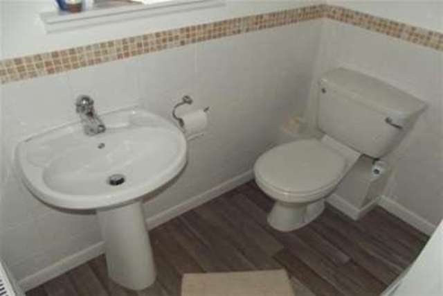  Image of 2 bedroom Flat to rent in Mote Hill Hamilton ML3 at Hamilton, ML3 6EA
