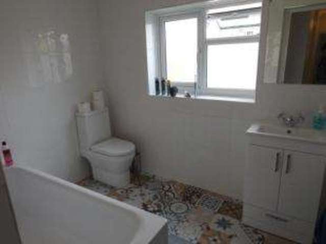  Image of 3 bedroom Flat for sale in Mount Road London NW4 at London  Hendon Central, NW4 3PU