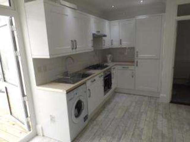  Image of 3 bedroom Flat for sale in Mount Road London NW4 at London  Hendon Central, NW4 3PU