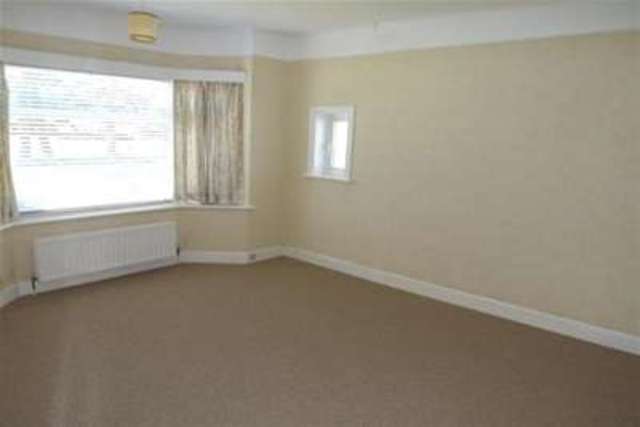  Image of 2 bedroom Bungalow to rent in Pauntley Road Mudeford Christchurch BH23 at Christchurch, BH23 3JW