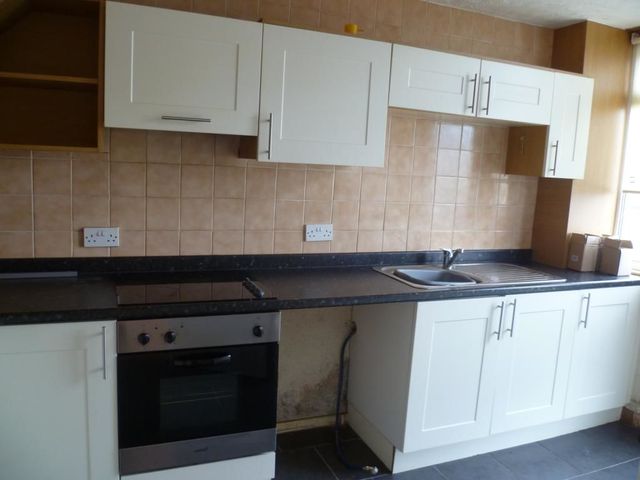  Image of 3 bedroom Flat to rent in Muirfield Drive Glenrothes KY6 at Glenrothes Fife Fife, KY6 2PX