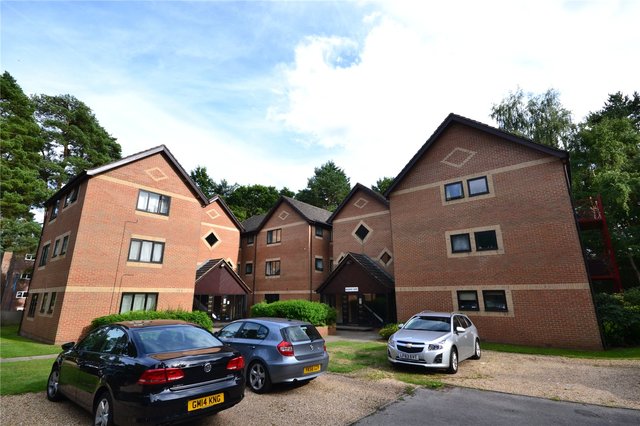  Image of 1 bedroom Apartment to rent in Wayland Close Bracknell RG12 at Wayland Close Bracknell Easthampstead, RG12 9JW