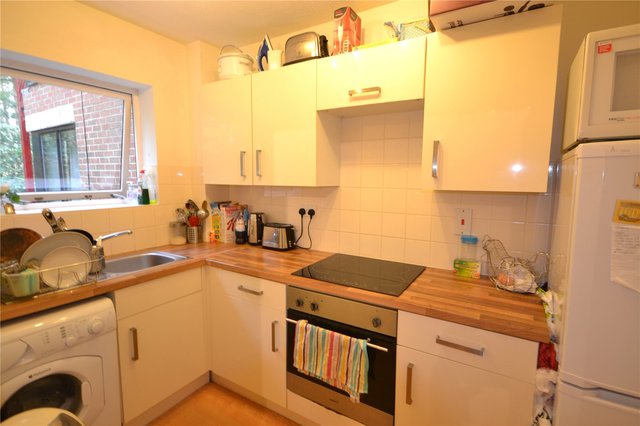  Image of 1 bedroom Apartment to rent in Wayland Close Bracknell RG12 at Wayland Close Bracknell Easthampstead, RG12 9JW