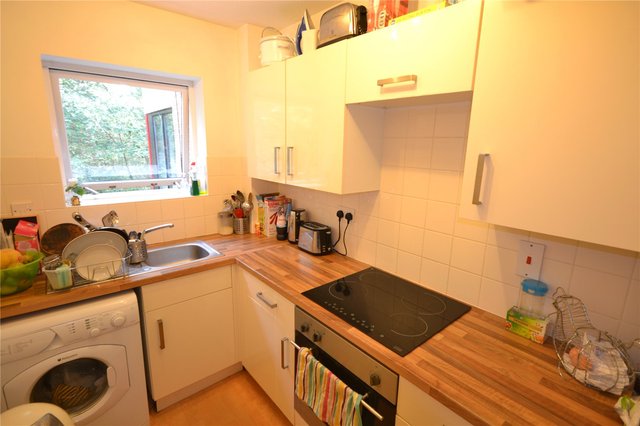  Image of 1 bedroom Apartment to rent in Wayland Close Bracknell RG12 at Wayland Close Bracknell Easthampstead, RG12 9JW