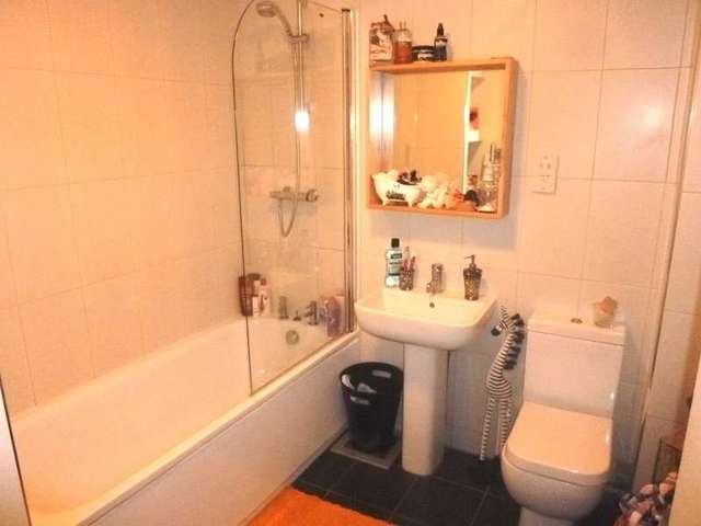  Image of 1 bedroom Apartment to rent in Mulgrave Road Croydon CR0 at Croydon, CR0 1BL