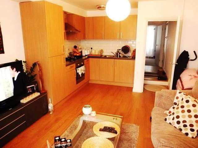  Image of 1 bedroom Apartment to rent in Mulgrave Road Croydon CR0 at Croydon, CR0 1BL
