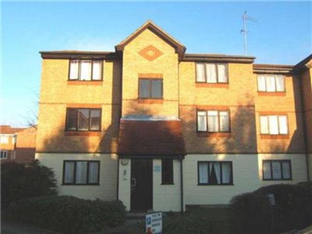 Image of 1 bedroom Flat to rent in Mullards Close Mitcham CR4 at Surrey, CR4 4FF