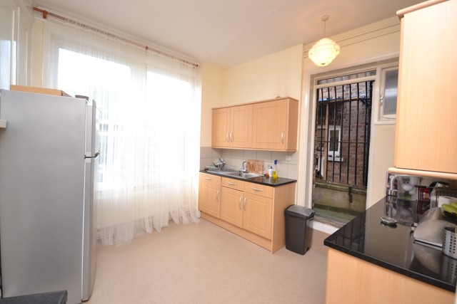  Image of 2 bedroom Property to rent in Muswell Hill Broadway London N10 at Muswell Hill, N10 1DJ