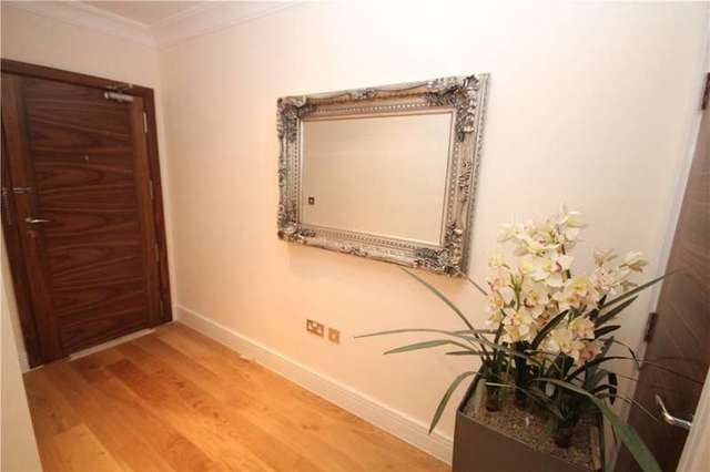  Image of 2 bedroom Flat for sale in Nether Street London N12 at London  Woodside Park, N12 8EU