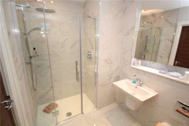  Image of 2 bedroom Flat for sale in Nether Street London N12 at London  Woodside Park, N12 8EU