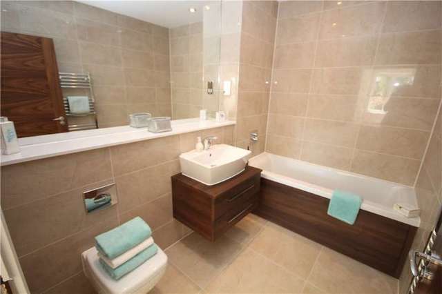  Image of 2 bedroom Flat for sale in Nether Street London N12 at London  Woodside Park, N12 8EU