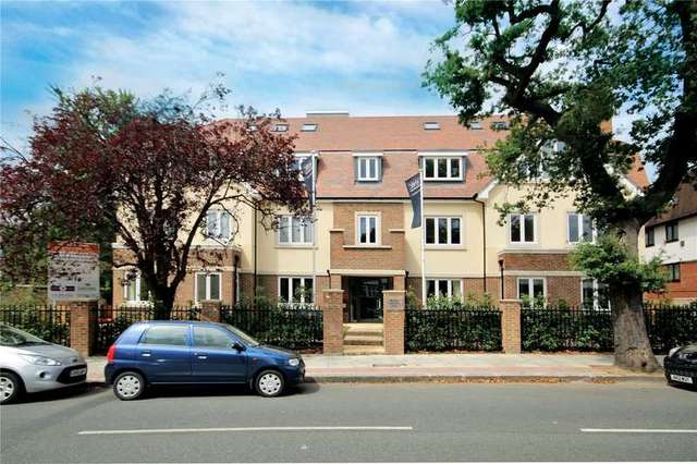  Image of 2 bedroom Flat for sale in Nether Street London N12 at London  Woodside Park, N12 8EU