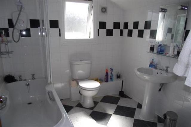  Image of 2 bedroom Terraced house to rent in Keens Road Croydon CR0 at Croydon, CR0 1AH