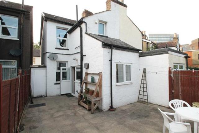  Image of 2 bedroom Terraced house to rent in Keens Road Croydon CR0 at Croydon, CR0 1AH