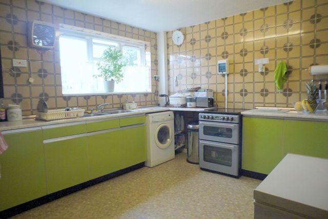  Image of 3 bedroom Detached house for sale in New Meadow Aylesbury HP21 at New Meadow  Aylesbury, HP21 7AW