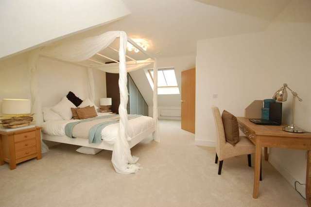  Image of 4 bedroom Semi-Detached house to rent in Newlands Way Cholsey Wallingford OX10 at Cholsey  Wallingford, OX10 9FF