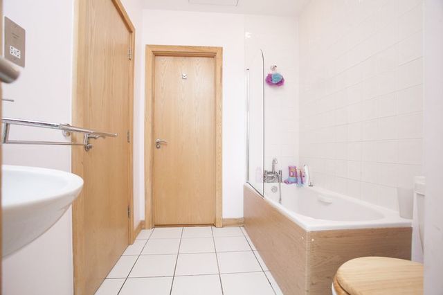  Image of 2 bedroom Flat to rent in Banister Road London W10 at Banister Road  Kensal RIse, W10 4AR