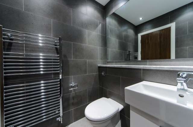  Image of 4 bedroom Apartment to rent in North Road Brentford TW8 at North Road  Brentford, TW8 0BJ