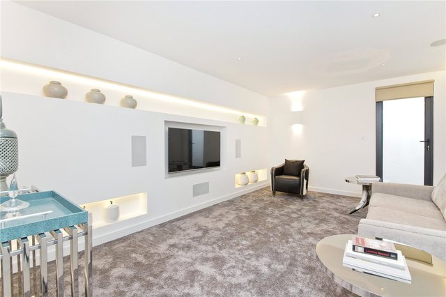  Image of 3 bedroom Terraced house for sale in Northchurch Road London N1 at Canonbury London Essex Road, N1 3NT