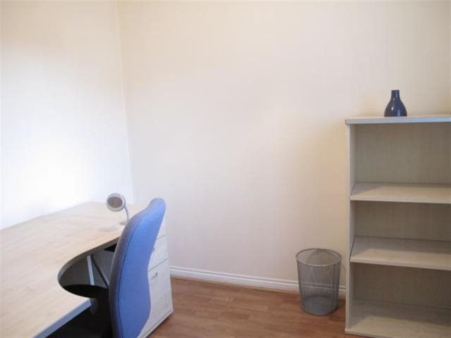  Image of 2 bedroom Flat to rent in Northcote Street Edinburgh EH11 at Dalry Edinburgh Edinburgh, EH11 2HL