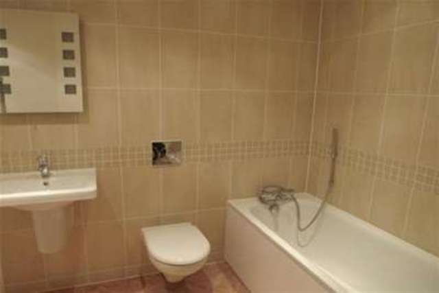  Image of 2 bedroom Flat to rent in Oakwood Avenue Beckenham BR3 at Beckenham, BR3 6AB