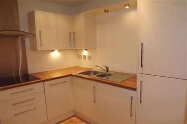  Image of 2 bedroom Flat to rent in Oakwood Avenue Beckenham BR3 at Beckenham, BR3 6AB