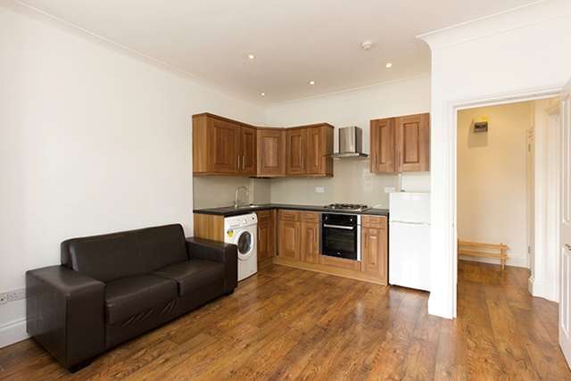 Image of 1 bedroom Flat to rent in Olive Road London NW2 at Olive Road  Willesden Green, NW2 6UT