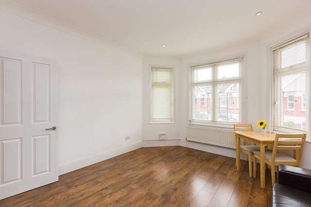  Image of 1 bedroom Flat to rent in Olive Road London NW2 at Olive Road  Willesden Green, NW2 6UT