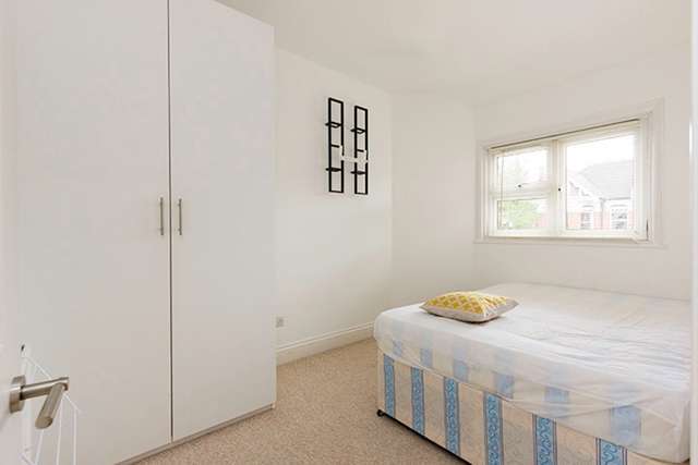  Image of 1 bedroom Flat to rent in Olive Road London NW2 at Olive Road  Willesden Green, NW2 6UT