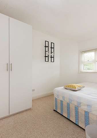  Image of 1 bedroom Flat to rent in Olive Road London NW2 at Olive Road  Willesden Green, NW2 6UT