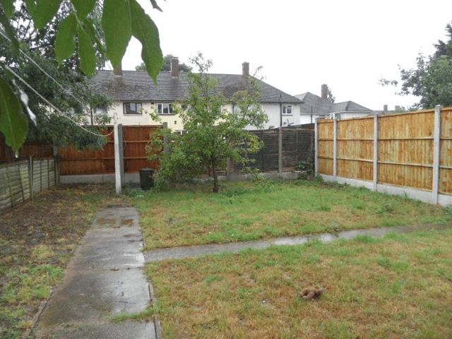  Image of 1 bedroom Flat for sale in Broxburn Drive South Ockendon RM15 at Broxburn Drive  South Ockendon, RM15 5QL
