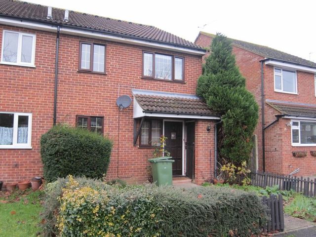  Image of 1 bedroom Semi-Detached house to rent in Orchard Close Ashford TW15 at Orchard Close  Ashford, TW15 1JD