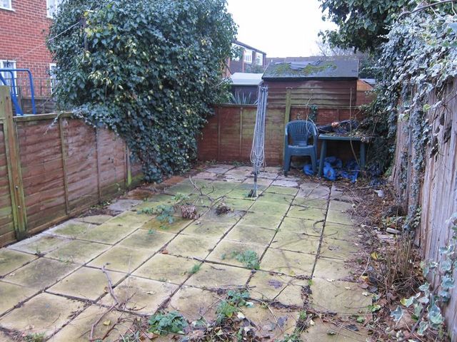  Image of 1 bedroom Semi-Detached house to rent in Orchard Close Ashford TW15 at Orchard Close  Ashford, TW15 1JD