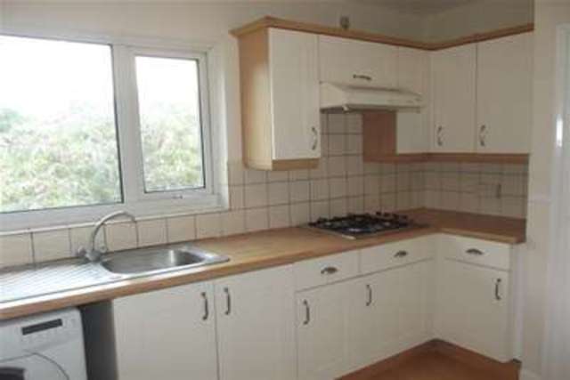  Image of 2 bedroom Flat to rent in Orchard Close Wingham Canterbury CT3 at Canterbury, CT3 1AP