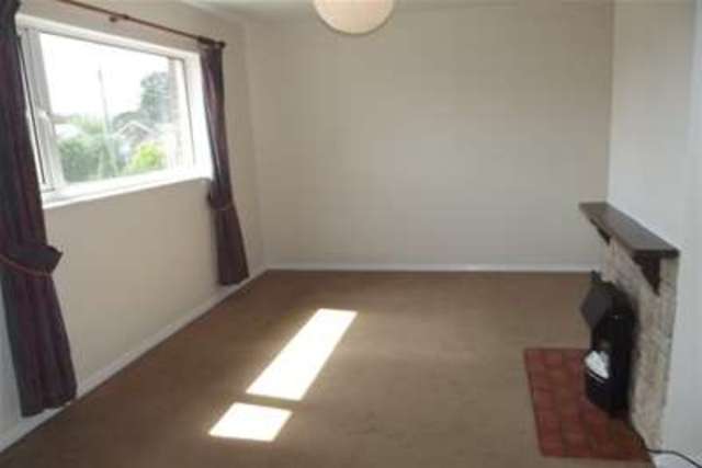  Image of 2 bedroom Flat to rent in Orchard Close Wingham Canterbury CT3 at Canterbury, CT3 1AP