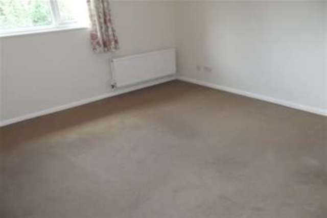  Image of 2 bedroom Flat to rent in Orchard Close Wingham Canterbury CT3 at Canterbury, CT3 1AP