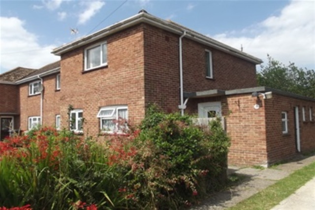  Image of 2 bedroom Flat to rent in Orchard Close Wingham Canterbury CT3 at Canterbury, CT3 1AP