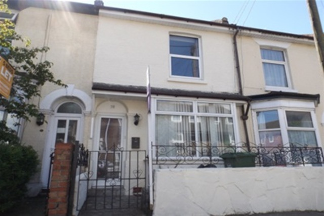  Image of 5 bedroom Detached house to rent in Orchard Road Southsea PO4 at Southsea, PO4 0AB