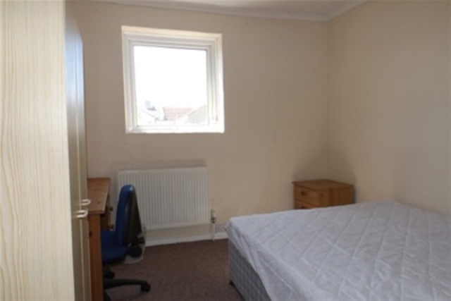  Image of 5 bedroom Detached house to rent in Orchard Road Southsea PO4 at Southsea, PO4 0AB