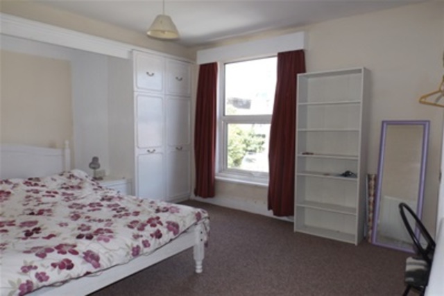  Image of 5 bedroom Detached house to rent in Orchard Road Southsea PO4 at Southsea, PO4 0AB