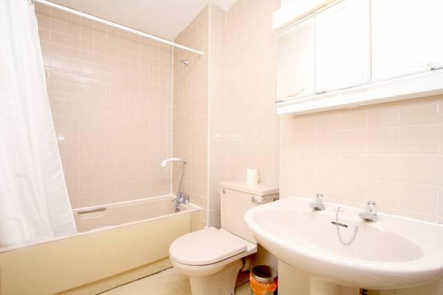  Image of Studio flat to rent in Kensington Place London W8 at Palmerston House  60 Kensington Place, W8 7PU