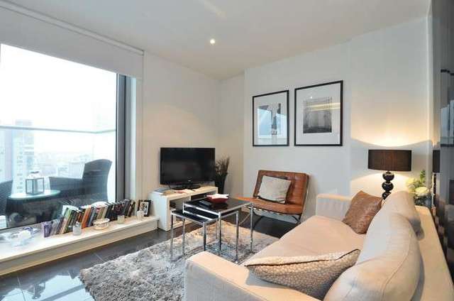  Image of Flat to rent in Pan Peninsula Square London E14 at West Tower  Canary Wharf, E14 9HG