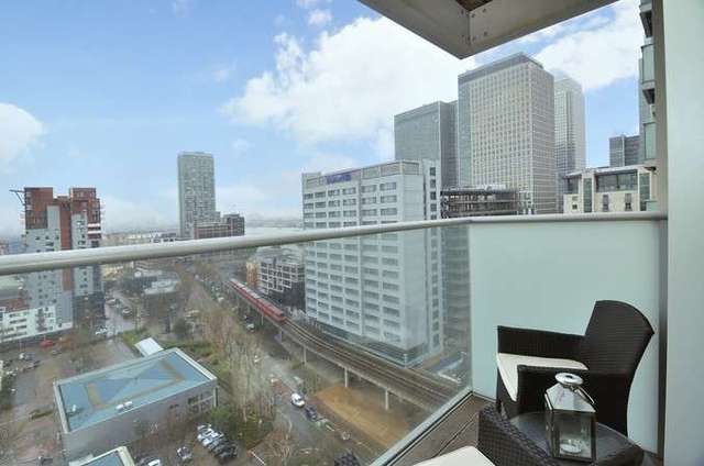  Image of Flat to rent in Pan Peninsula Square London E14 at West Tower  Canary Wharf, E14 9HG